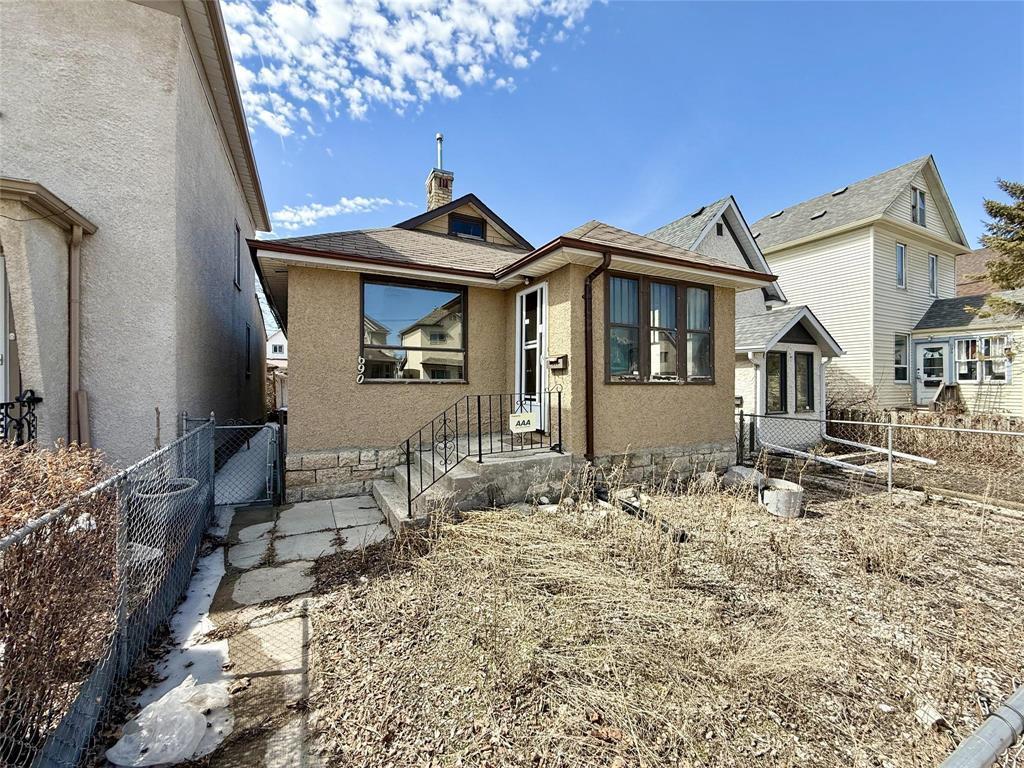 690 Victor Street, Winnipeg, Manitoba