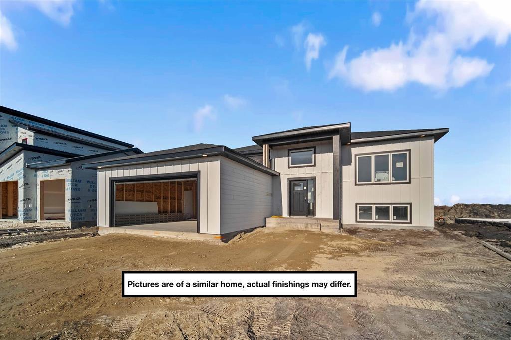 12 Van Riesen Drive, Niverville, Manitoba