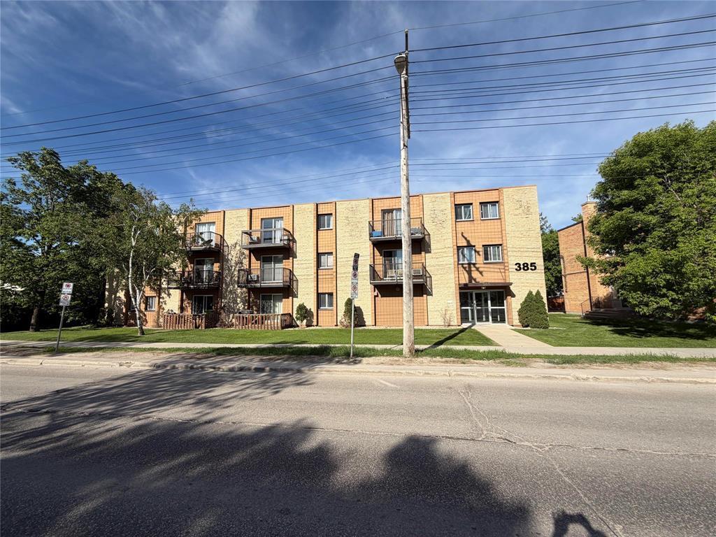 6 385 St Anne's Road, Winnipeg, Manitoba