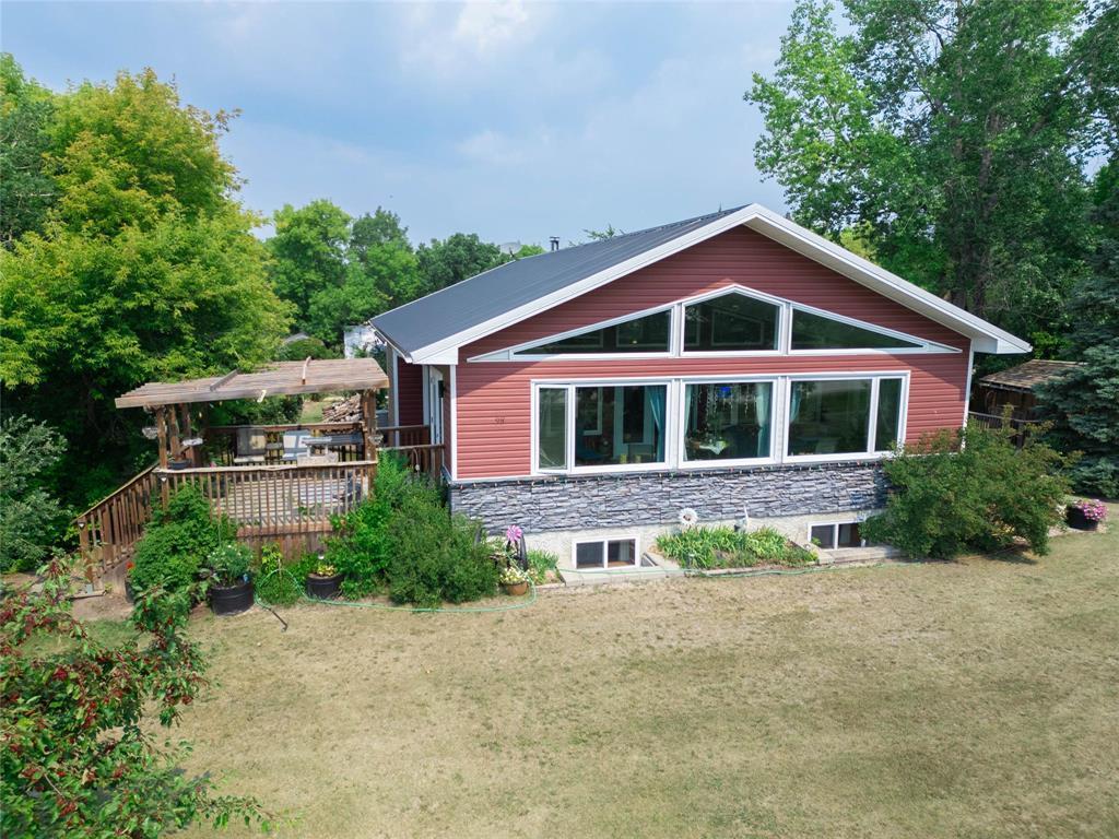 98 1st Avenue S, Lundar, Manitoba