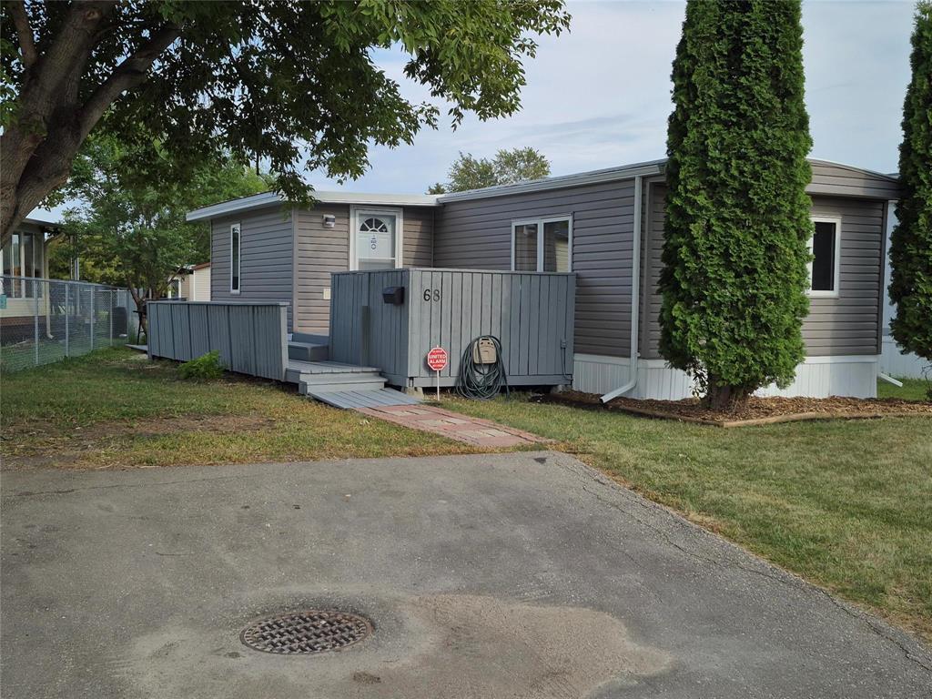 68 Sandale Drive, Winnipeg, Manitoba