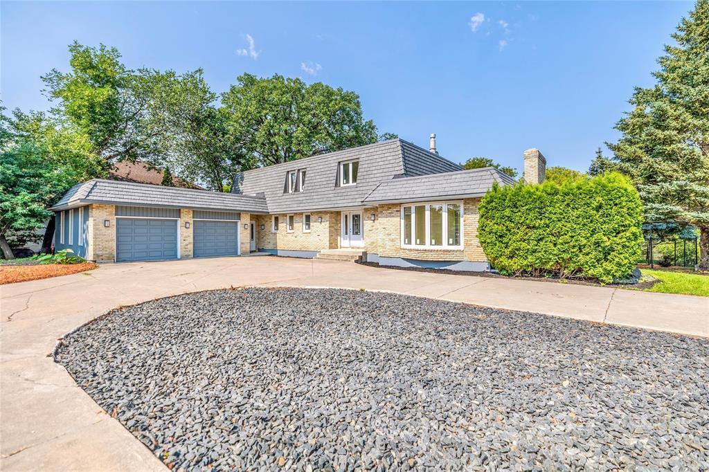 2112 Henderson Highway, Winnipeg, Manitoba