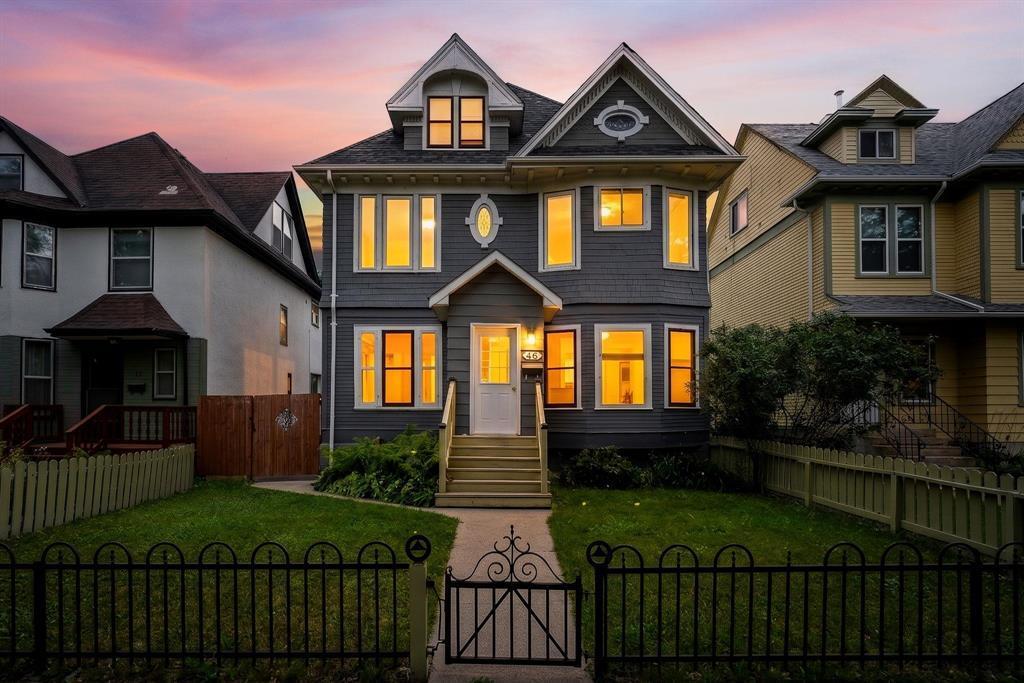 14 Dundurn Place, Winnipeg, Manitoba