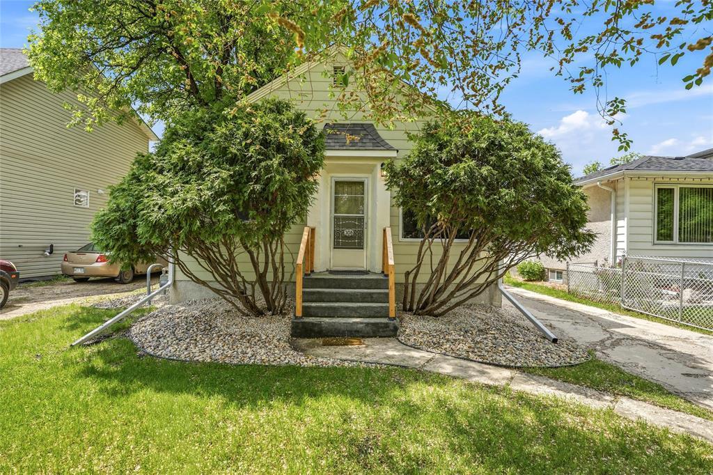 308 Oakland Avenue, Winnipeg, Manitoba
