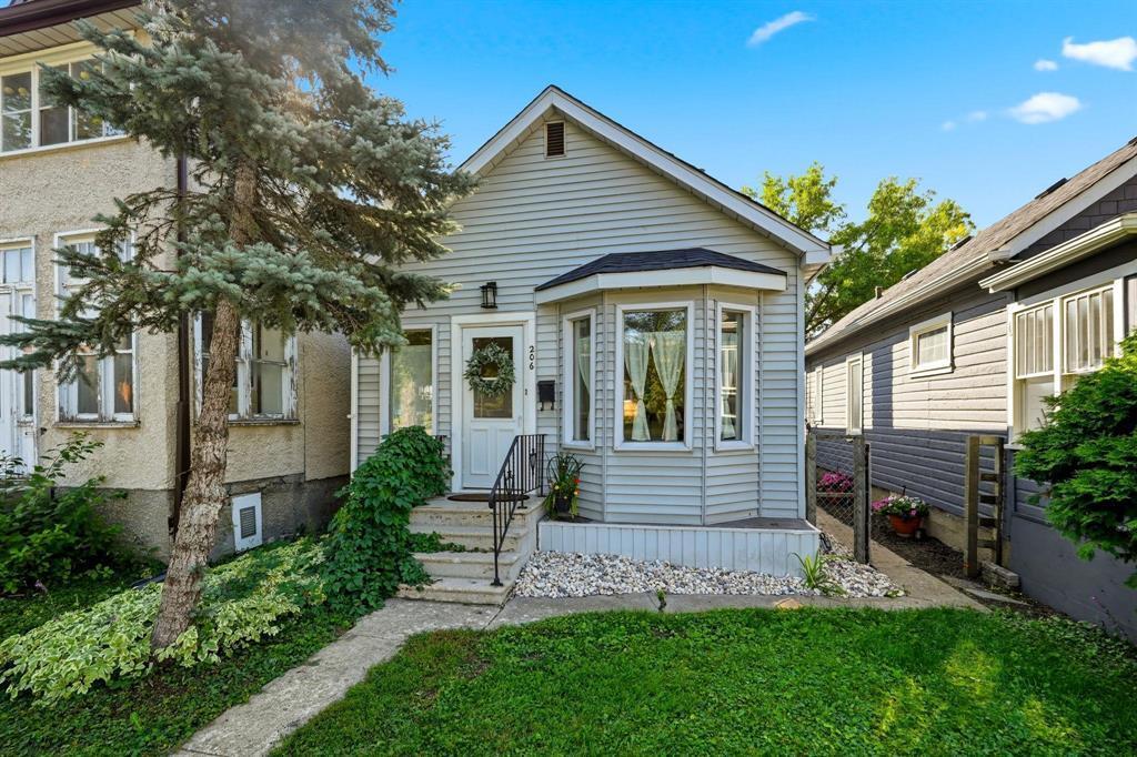 206 Arnold Avenue, Winnipeg, Manitoba