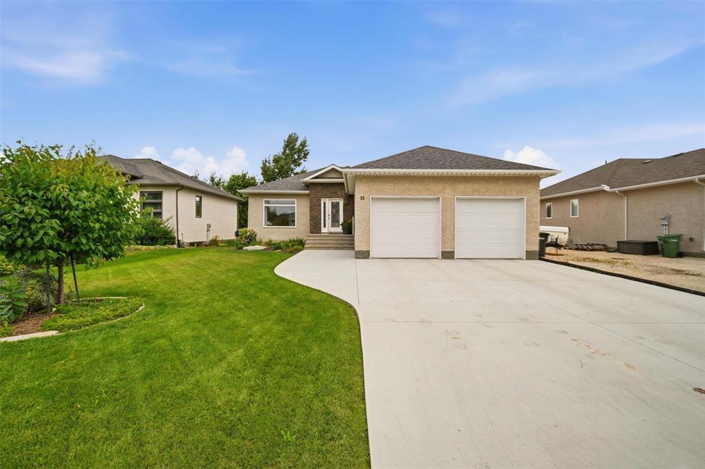 35 Norwood Bay, Mitchell, Manitoba