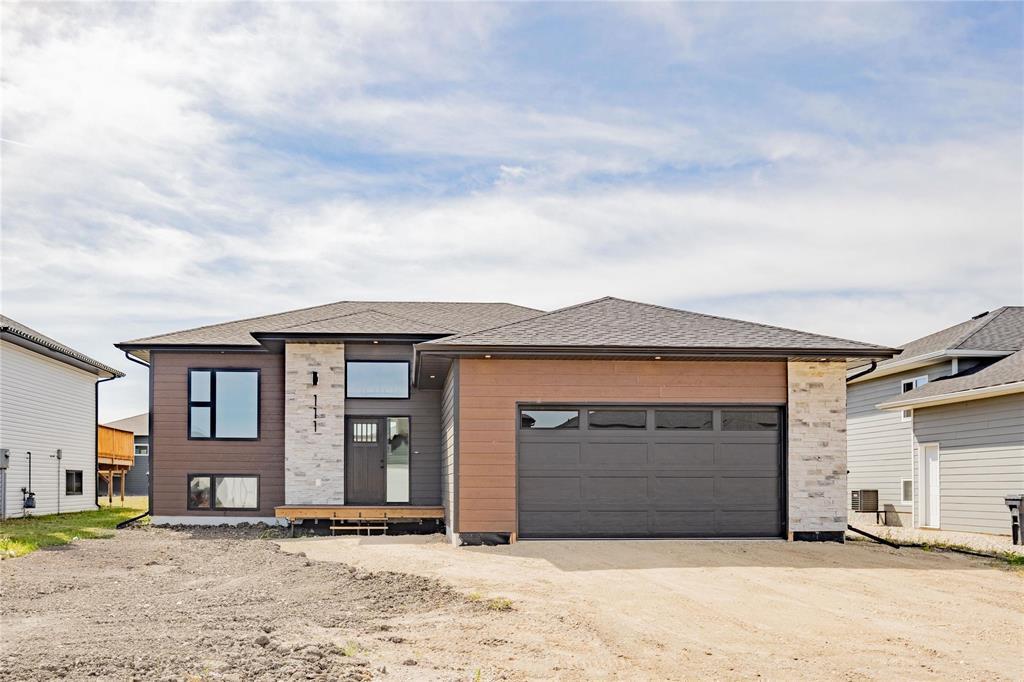 111 Parkside Crescent, Mitchell, Manitoba