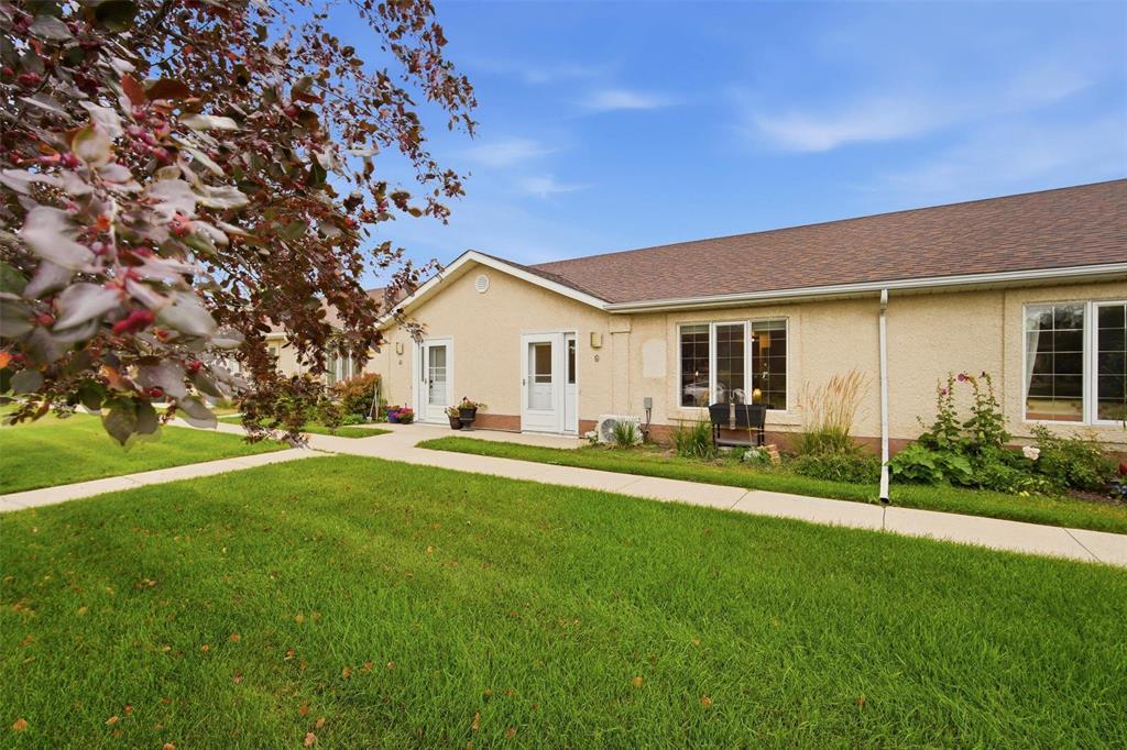 9 Walnut Avenue, Mitchell, Manitoba