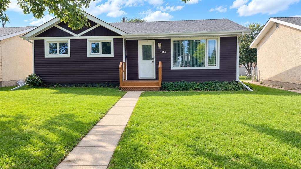 1114 Buchanan Boulevard, Winnipeg, Manitoba