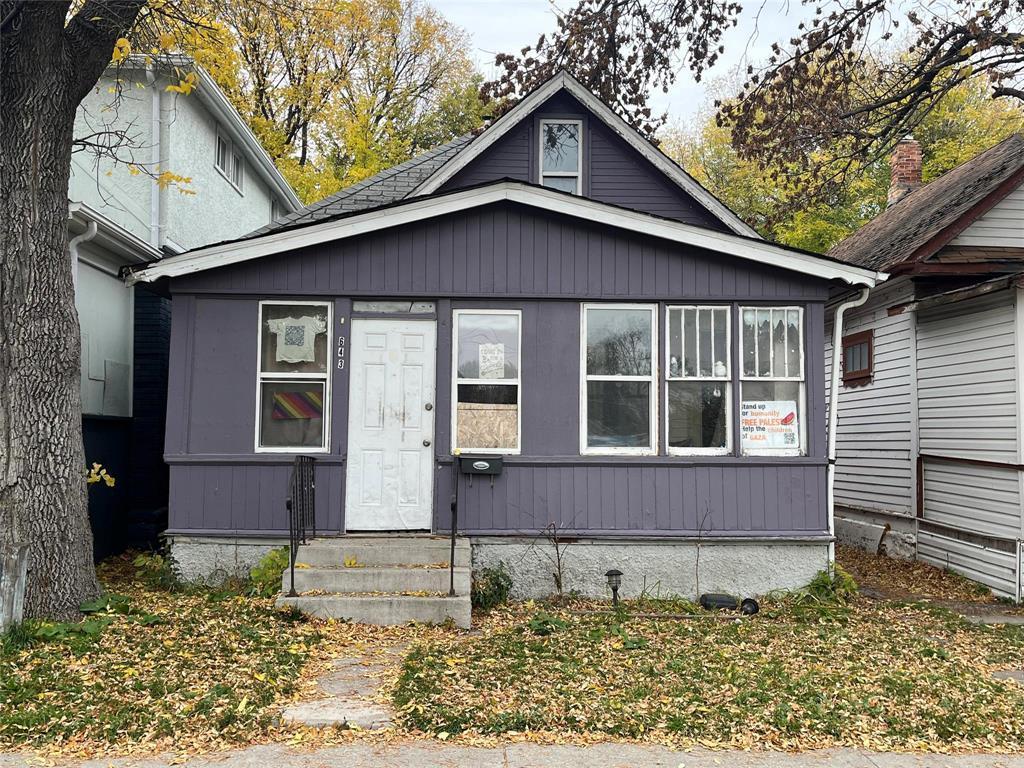 643 Flora Avenue, Winnipeg, Manitoba