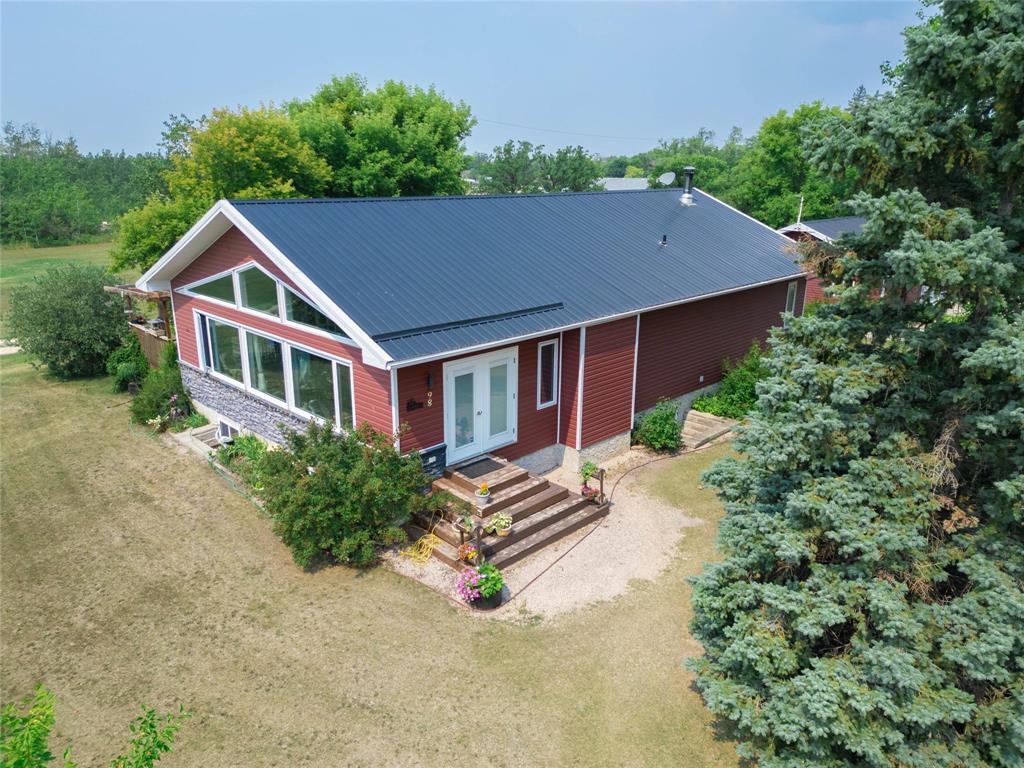 98 1st Avenue S, Lundar, Manitoba