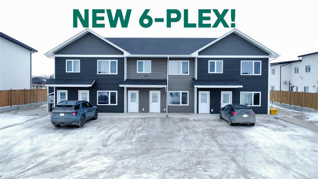 201 Lynnwood Bay, Altona, Manitoba