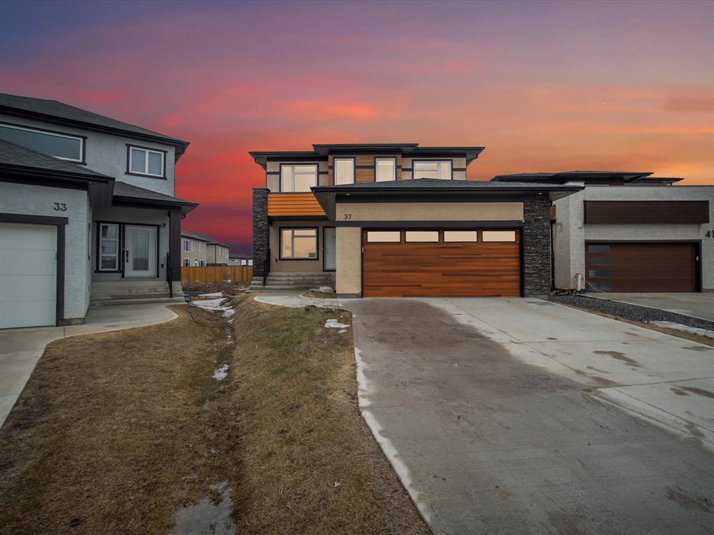 37 Hughes Crescent, Winnipeg, Manitoba
