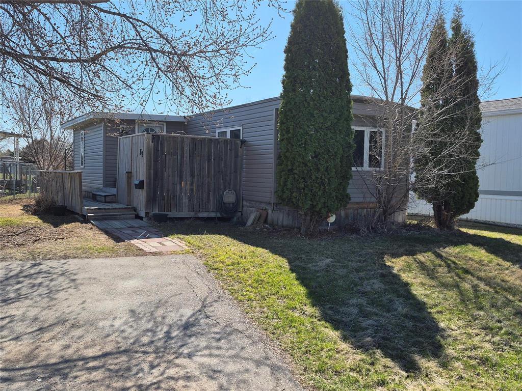 68 Sandale Drive, Winnipeg, Manitoba