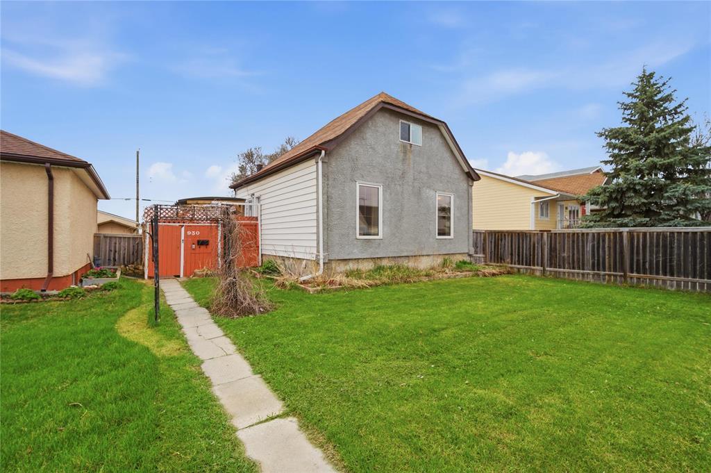 930 Mccalman Avenue, Winnipeg, Manitoba
