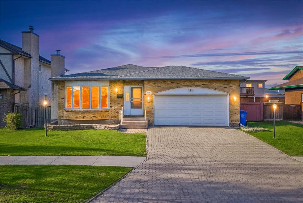 154 Leahcrest Crescent, Winnipeg, Manitoba