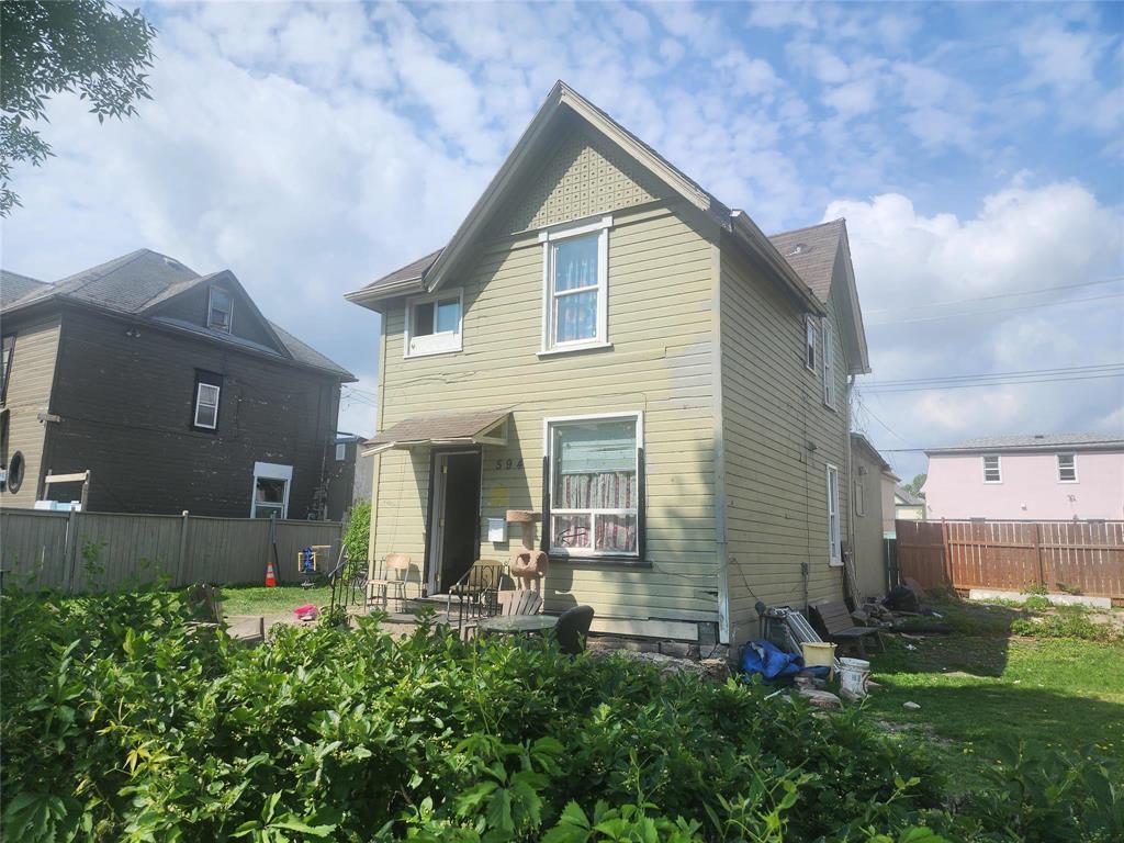 594 Spence Street, Winnipeg, Manitoba