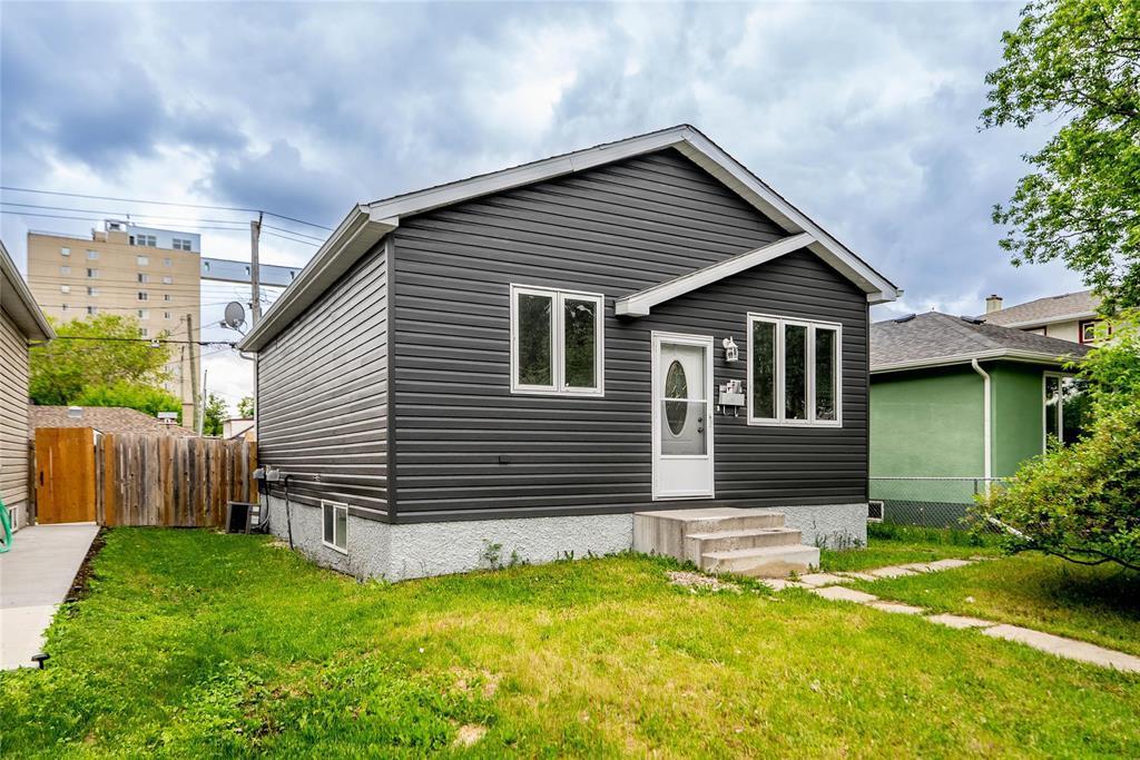 228 Devon Avenue, Winnipeg, Manitoba