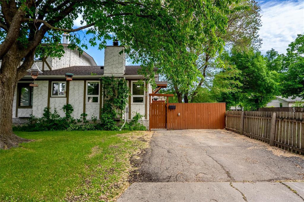 2 Amelia Crescent, Winnipeg, Manitoba