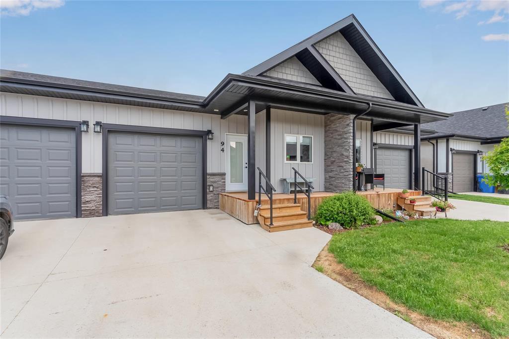 94 Prairie Crossing Court, Niverville, Manitoba