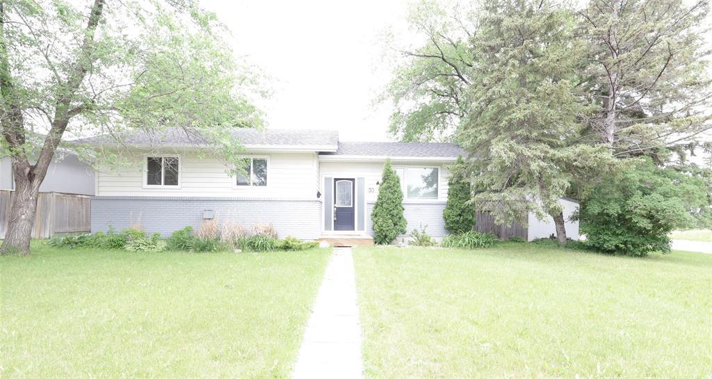 30 North Lake Drive, Winnipeg, Manitoba
