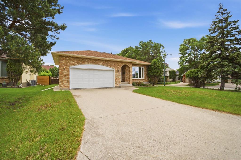 29 Sammons Crescent, Winnipeg, Manitoba