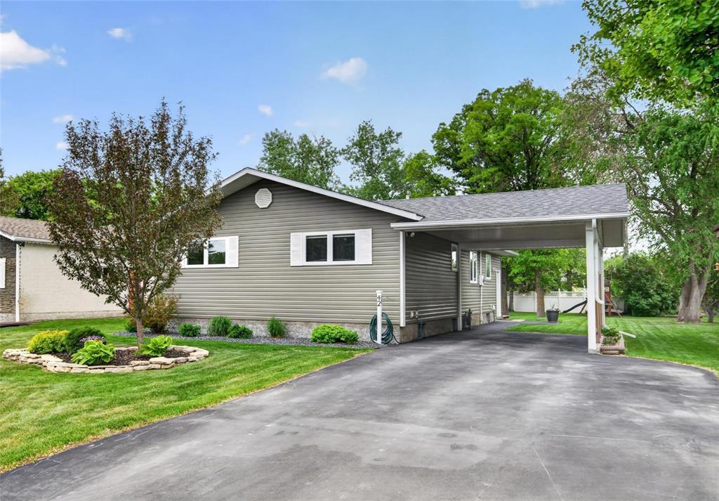 42 OAK PARK Drive, Stonewall, Manitoba