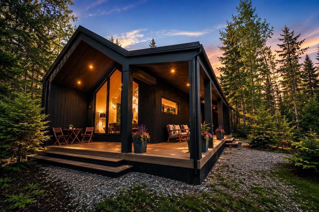 323 6th Avenue, Victoria Beach, Manitoba