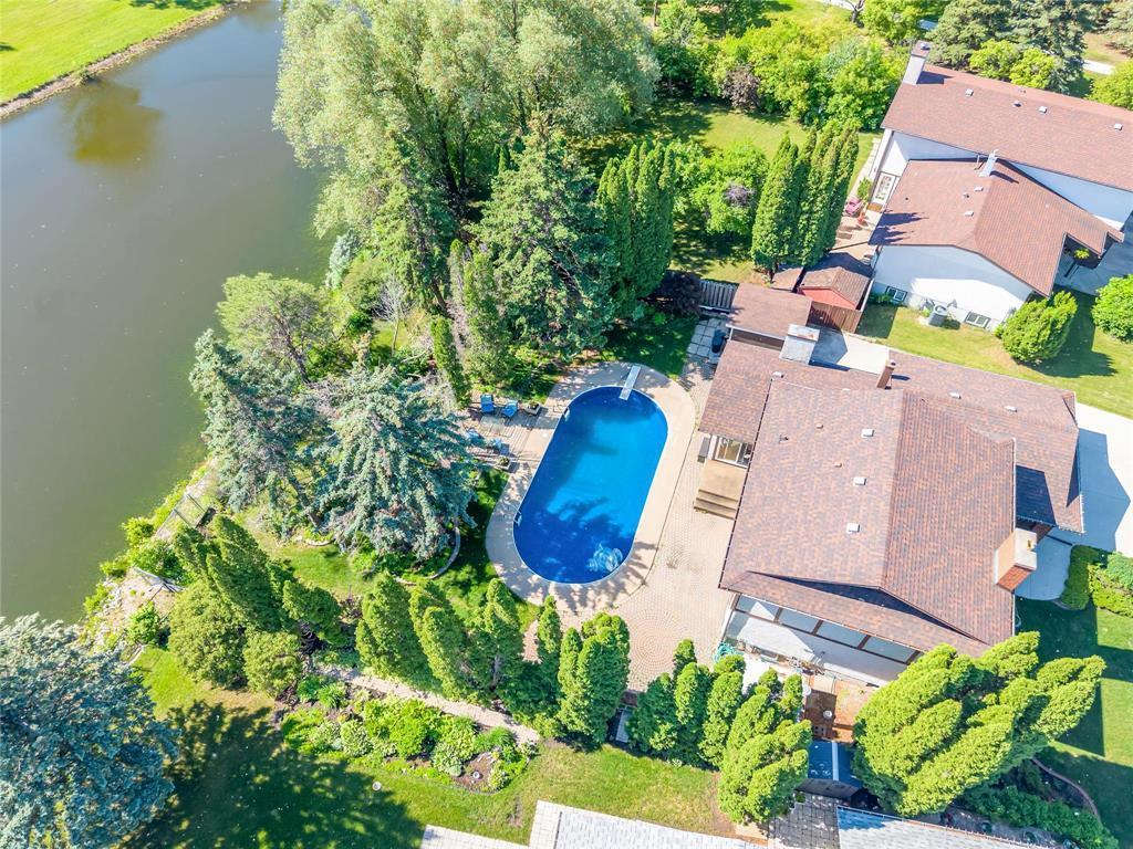 50 Lake Lindero Road, Winnipeg, Manitoba