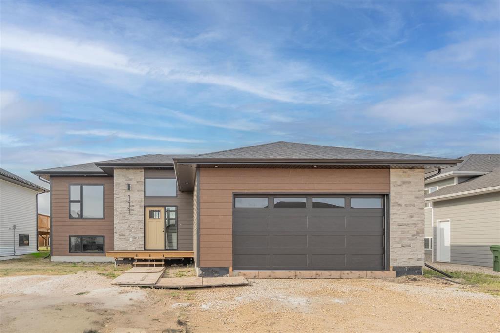 111 Parkside Crescent, Mitchell, Manitoba