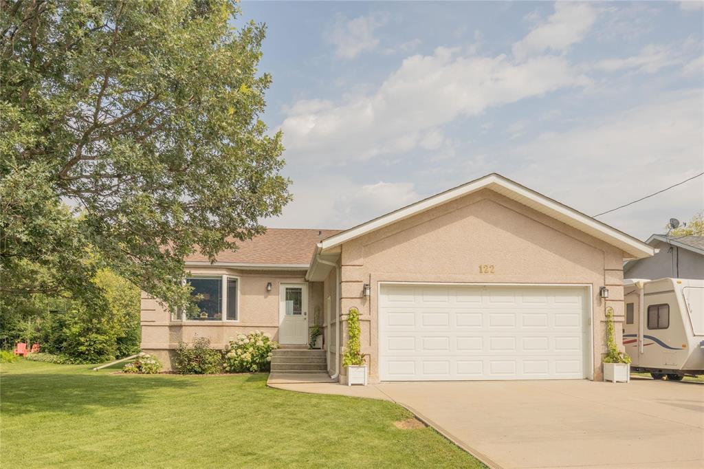 122 Peters Lane, Mitchell, Manitoba