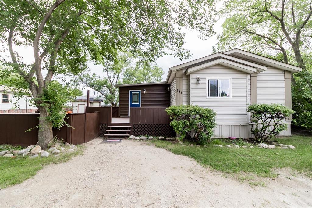 231 Meadows (Meadowbrook Village) Crescent, Brandon, Manitoba
