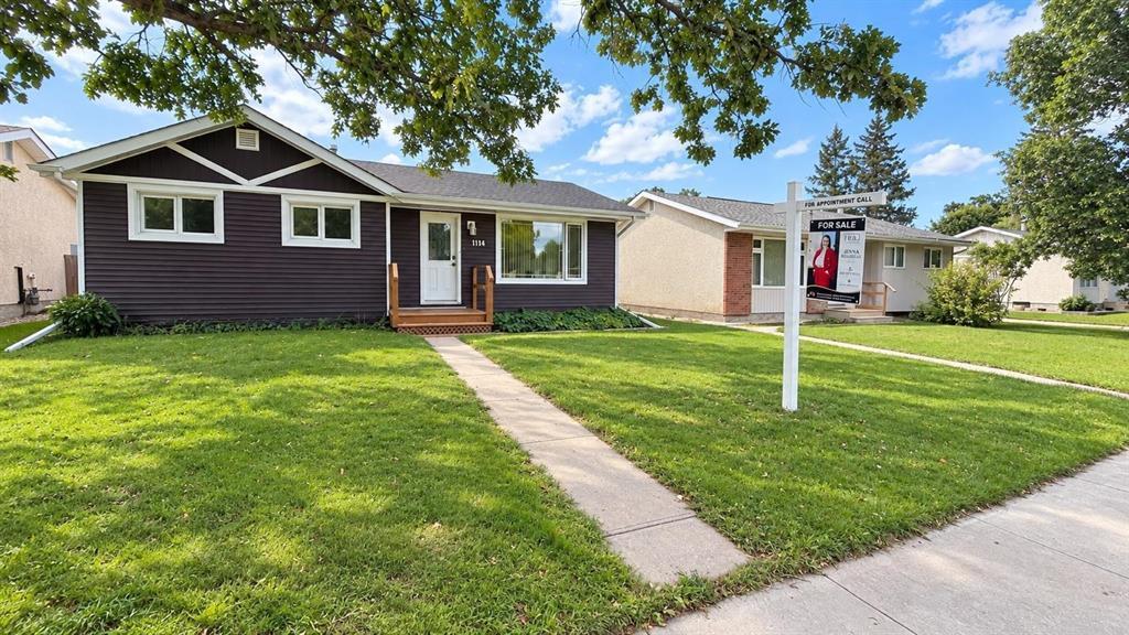 1114 Buchanan Boulevard, Winnipeg, Manitoba